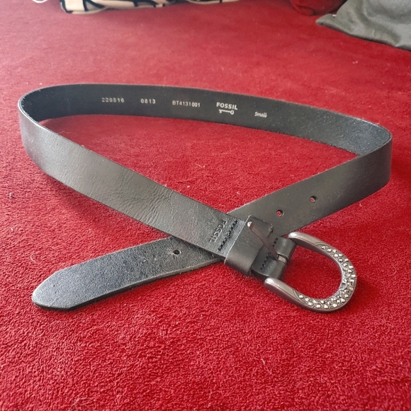 ⭐ 3/$20! Fossil Leather Belt - Picture 6 of 6